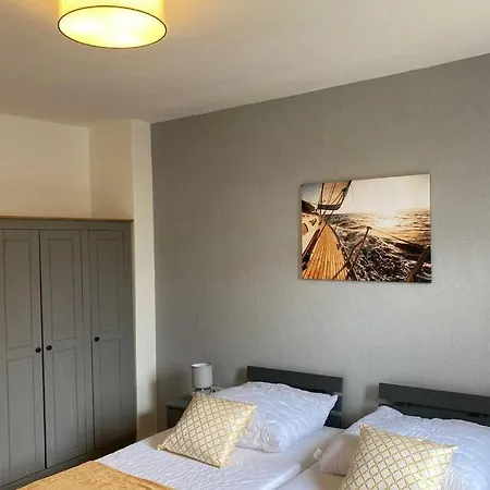 Gemuetliche Zwischen Gruen Und Hbf Appartement