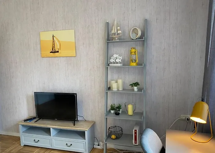 Gemuetliche Zwischen Gruen Und Hbf アパート *