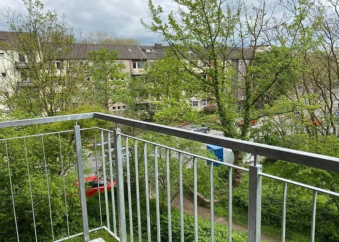 Gemuetliche Zwischen Gruen Und Hbf アパート ドゥイスブルグ