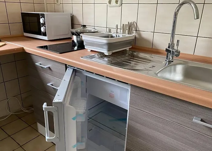 Gemuetliche Zwischen Gruen Und Hbf * ドゥイスブルグ