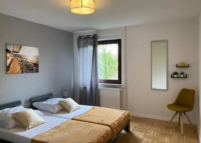 Gemuetliche Zwischen Gruen Und Hbf * ドゥイスブルグ