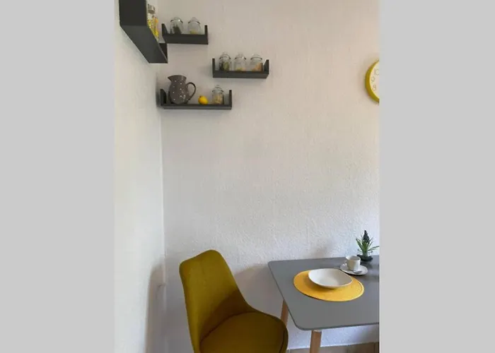 Gemuetliche Zwischen Gruen Und Hbf ドゥイスブルグ